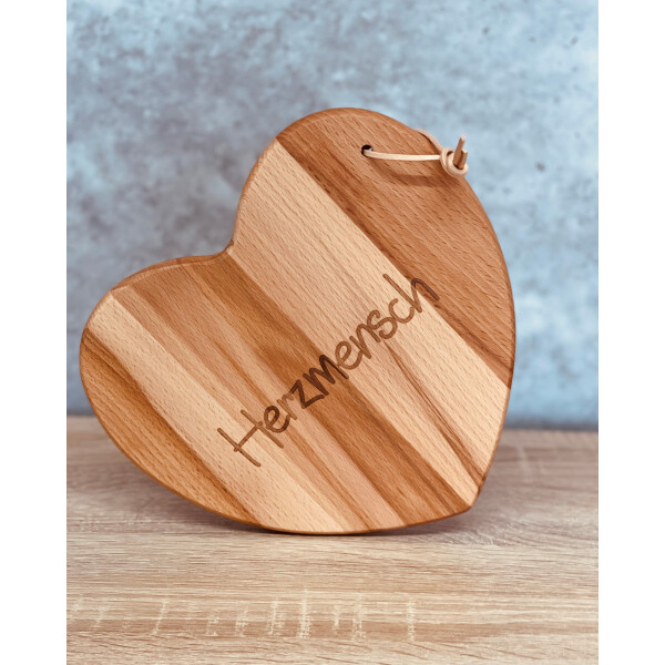 Holzbrettchen Herzform mit Lederriemen zum Aufhängen Motiv  Herzmensch